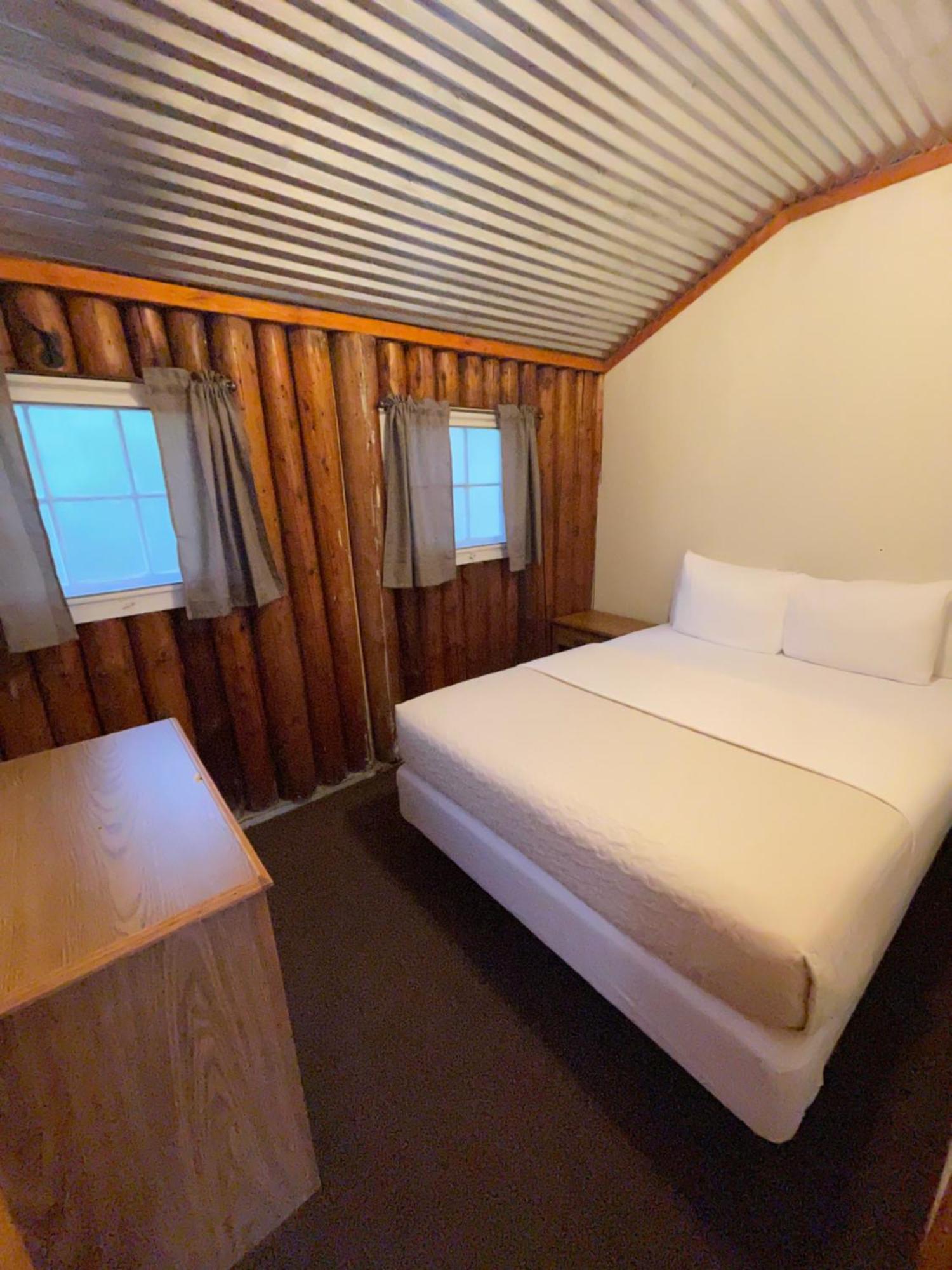 Hanging Horn Lakeside Resort Moose Lake Ngoại thất bức ảnh