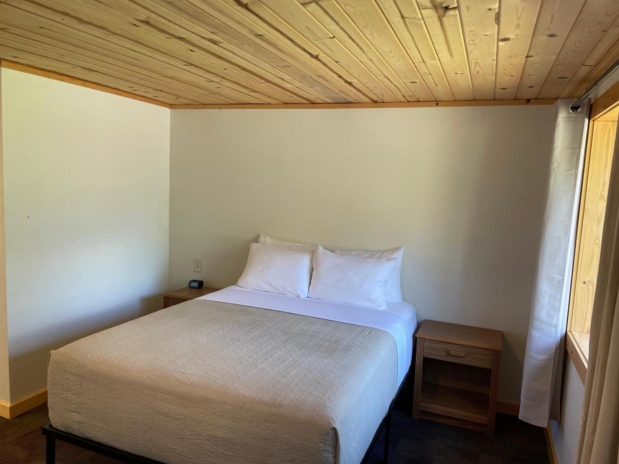 Hanging Horn Lakeside Resort Moose Lake Ngoại thất bức ảnh