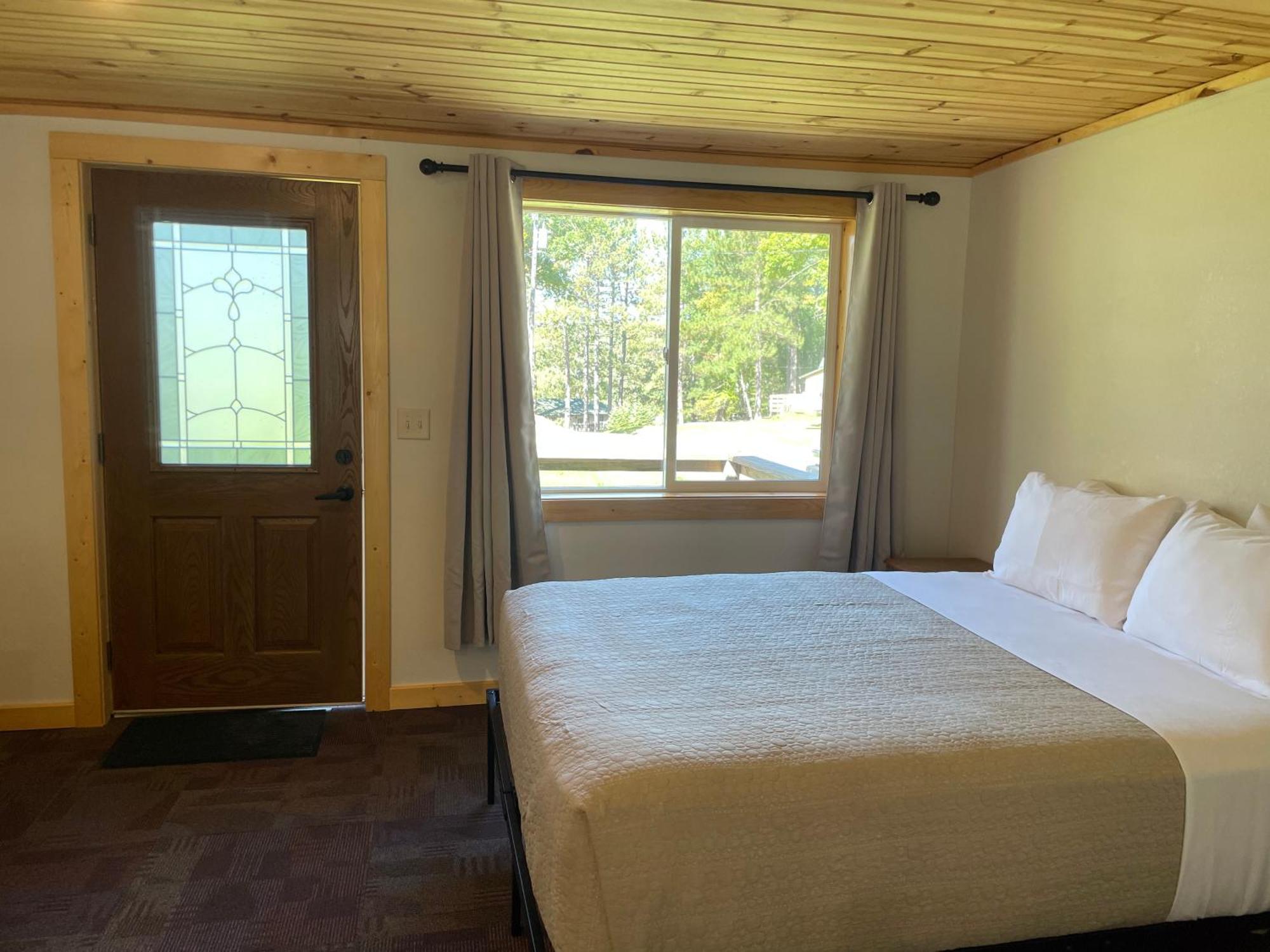 Hanging Horn Lakeside Resort Moose Lake Ngoại thất bức ảnh