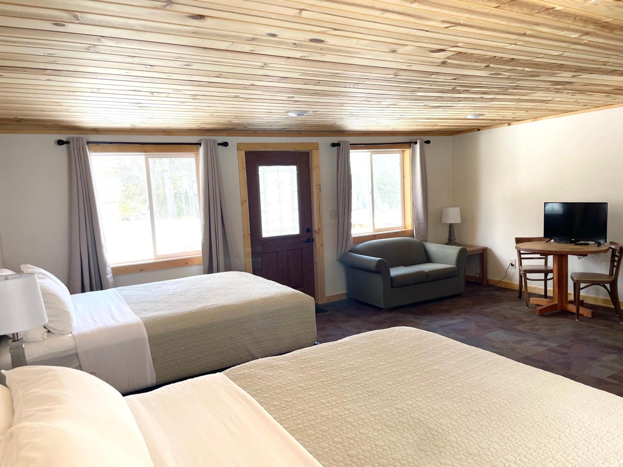 Hanging Horn Lakeside Resort Moose Lake Ngoại thất bức ảnh