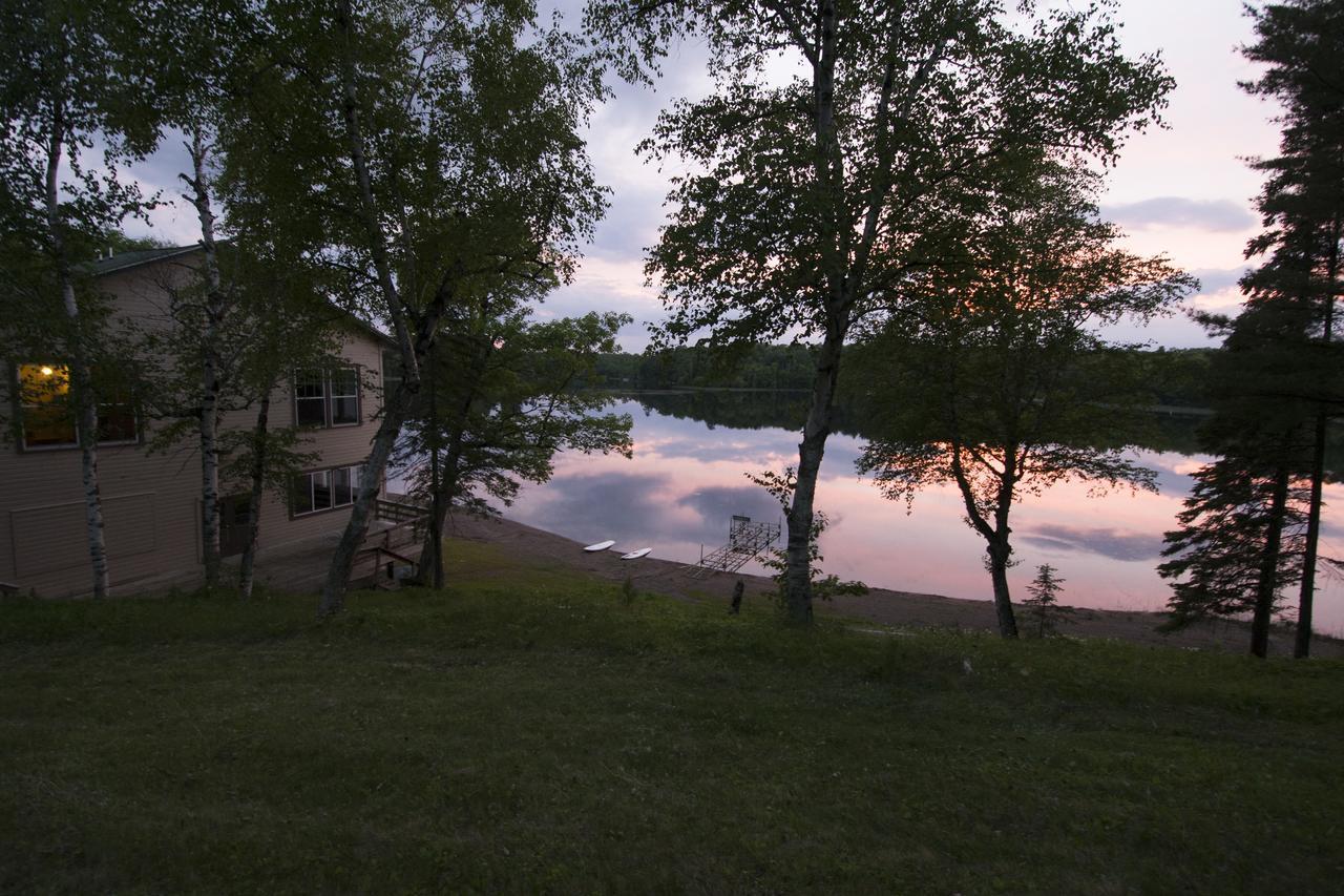 Hanging Horn Lakeside Resort Moose Lake Ngoại thất bức ảnh